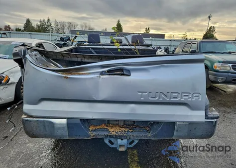 2016 Toyota Tundra Crewmax Sr5 z USA, uszkodzony, nr VIN 5TFEM5F19GX106682